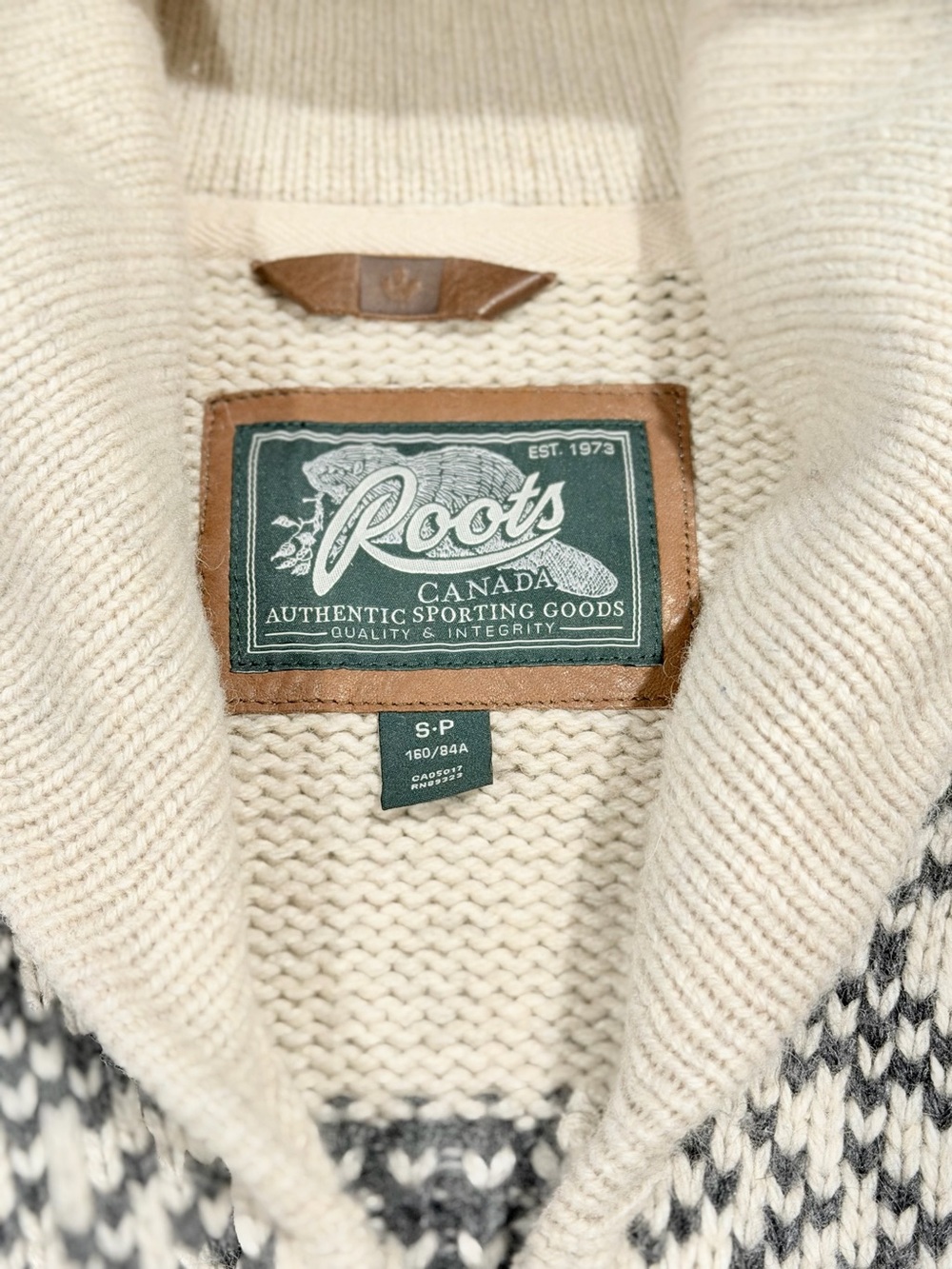 Roots Canada Fair Isle Maple Leaf Zip Cardigan Sweater – Women’s Small - Picture 3 of 5